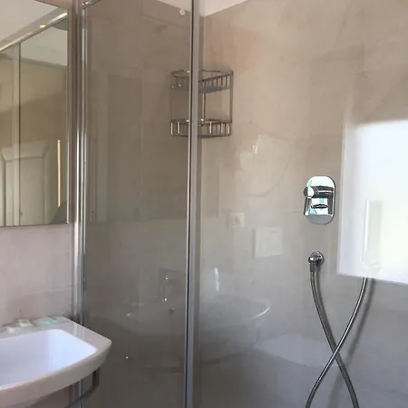 Suez ليدو دي يسولو