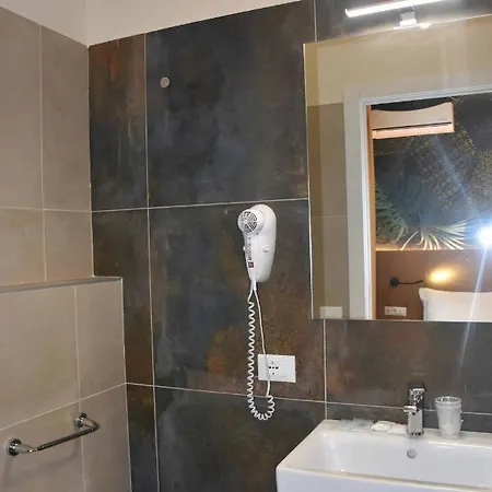 Ξενοδοχείο Suez 3*